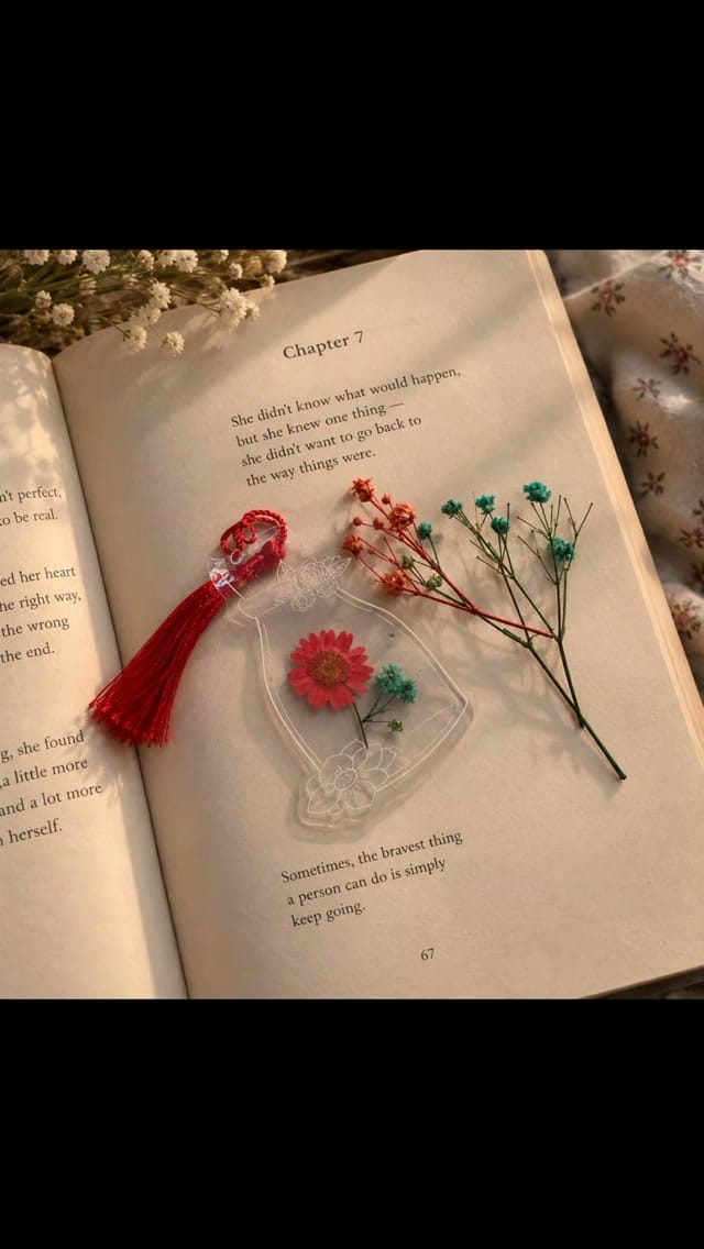 Handmade Elegant Bookmark - Image 1
